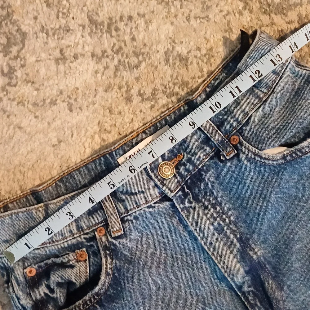 Zara High Rise Blue Jeans - Picture 9 of 12